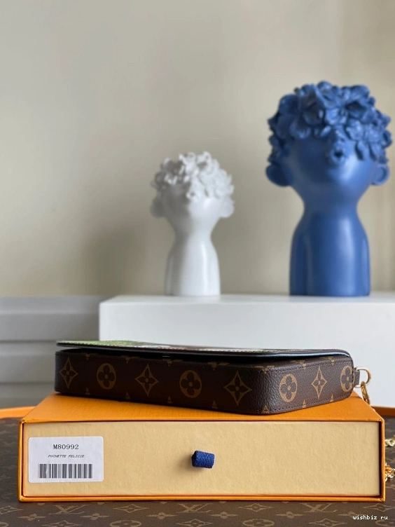 WIS LOUIS VUITTON FÉLICIE POCHETTE 0909